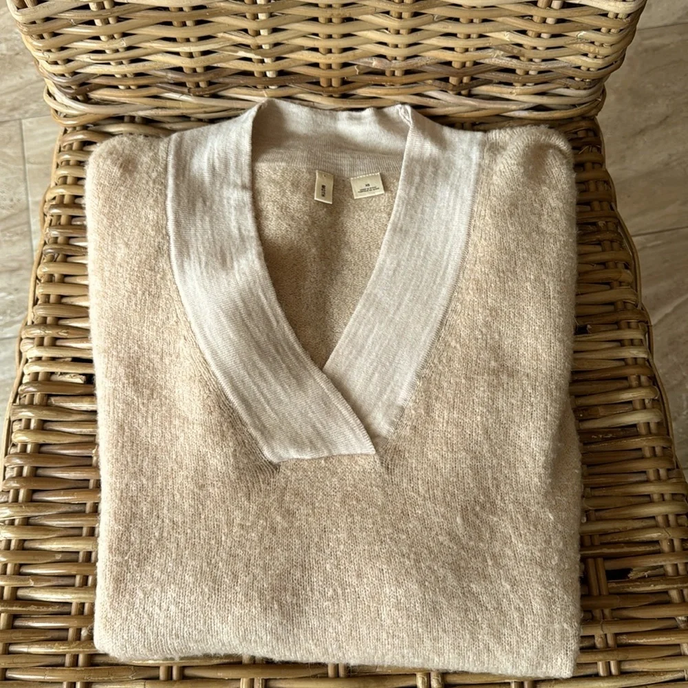 MOTH LIGHTWEIGHT Sweater - Picture 1 of 3